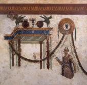 Ausschnitt einer Wandmalerei aus dem „Apollozimmer“: Pavillon und Fackelträgerin aus Trier. Rheinisches Landesmuseum Trier, Foto Th. Zühmer