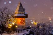 Uhrturm Winter (c) Graz Tourismus - Harry Schiffer