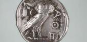 Führung - Eulen nach Athen tragen: Münzen des antiken Griechenlands - Bild: Athen, Tetradrachme, 393–300 v. Chr., Universalmuseum Joanneum, Münzkabinett