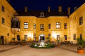 Kaiserliches Jagdschloss Eckartsau - Nachts im #schloesserreich