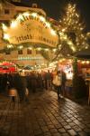 Der „Altwiener Christkindlmarkt“ auf der Freyung hat wieder seine Tore geöffnet und lässt den wunderbaren Platz in der Wiener In