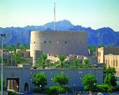 Das Sultanat Oman ist ein Land mit einer Fülle von Naturschönheiten, einer faszinierenden Kultur und einer atemberaubenden Lands