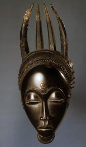 Vlaminck-Meister, Maske mit Hörnern, Baule, Elfenbeinküste © Privatsammlung