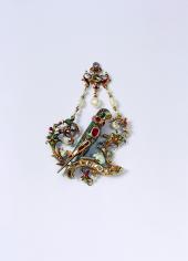 Papagei-Anhänger, Gold, Diamanten, Rubine, Perlen, Süddeutsch, um 1560-1570 © Schmuckmuseum Pforzheim, Schenkung Werner Wild Stiftung, Foto Günther Meyer