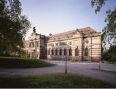 Außenansicht des Albertinums von der Brühlschen Terrasse Foto: © Klut