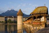 Weltbekannte Sehenswürdigkeiten wie die Kapellbrücke mit dem Wasserturm oder das Löwendenkmal sowie die intakte mittelalterliche