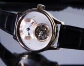 Die Shoppingflächen glänzen mit über 200 Schmuck- und Uhrenmarken