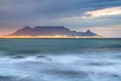 Strahlende Metropole: Kapstadt von Robben Island aus gesehen