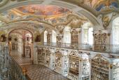 Einblick in die eindrucksvolle Stiftsbibilothek von Stift Admont