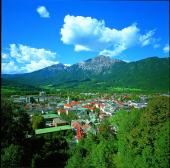 Bad Reichenhall ist eingebettet in herrliche Natur. Die umrahmenden Berge bilden die Kulisse für inspirierende Musik­erlebnisse.