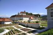 Benediktinerstift St. Paul mit Garten