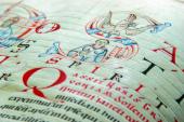 Im Stiftsarchiv befinden sich etwa 1400 wertvolle Handschriften sowie 930 Inkunabeln (bis zum Jahr 1500 gedruckte Bücher) und Frühdrucke (Druckwerke aus dem Zeitraum 1501 bis 1520).