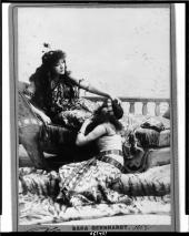 Sarah Bernhardt als Kleopatra in: Cléopâtre von V. Sardou , Rollenporträt , 1891, Foto: Napoleon Sarony, New York
