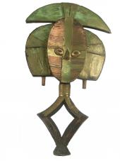 Schädelkorbwächter (mbulu ngulu) Reliquiarfigur der Kota in Gabun. Holz, belegt mit Kupfer und Messing, rem Mannheim, Foto: Marion Jourdan, rem