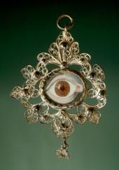 Augenamulett mit Filigranfassung