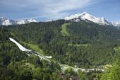 Garmisch-Partenkirchen - Neue Schanze Sommer Panorama © Markt Garmisch-Partenkirchen/Marc Gilsdorf