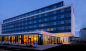 Wiener Neustadt - Hilton Garden Inn - Hilton Außenansicht bei Nacht