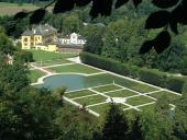 Foto: Schloss Hellbrunn mit Gartenanlagen