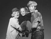 Foto Schmetterlinge: VALERIE UND DIE GUTE-NACHT-SCHAUKEL, Sargfabrik