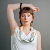 ANDREA AUER - mother of pearls