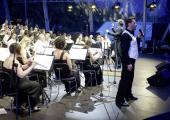 Die Audi Bläserphilharmonie unter Christian Lombardi tritt beim Klassik Open Air im Rahmen der Audi Sommerkonzerte 2011 auf