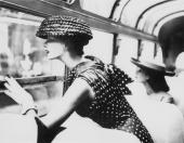 More fashion mileage per dress - Barbara Vaughn, Kleid von Ficol, New York, 1956, neu interpretiert 1994