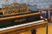 Der Bösendorfer-Flügel im „Blauen Salon“