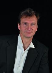 Julio Doggenweiler Fernández