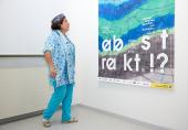 Ein genauer Blick auf Laila Bachtiars Kunst - museum gugging