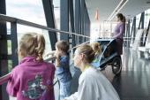 Kunsthaus Graz  - Familienrundgang zum Mitmachen: Ab in die Welt des Staunens!
