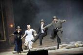 Foto: Éva Bátori (Sylva Varescu), Sieglinde Feldhofer (Stasi), Martin Fournier (Graf Boni), Ladislav Elgr (Edwin)