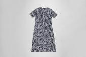 Führung - kurz und gut: Textile Objekte aus dem Besitz von Berta und Bernard Rudofsky - Bild: Selbstgenähtes Kleid aus dem Besitz von Berta Rudofsky, nach 1960