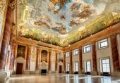 Foto: GARTENPALAIS HERKULESSAAL - Der Herkulessaal im GARTENPALAIS Liechtenstein, entworfen von Architekt Domenico Martinelli kurz nach 1700, Fresko von Andrea Pozzo (1642–1709) mit den Taten des Herkules und seiner Apotheose, 1704–1708