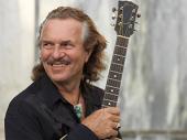 Tschauner Bühne - HANS THEESSINK - Der Blues- und Roots-Meister solo