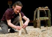 Foto: Holzklopfen im Dschungel Wien - Theaterhaus für junges Publikum