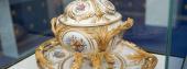 Schloss Hof - Kaiserliche Tafelschätze - Terrine mit Dekor aus geldenen Aehren