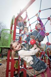Kinder im Riesen