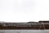 Foto: Lewis Baltz: Kelvin between Derian and Jamboree Road looking towards Newport Center, 1974  - aus der Serie The New Industrial Parks Near Irvine, California