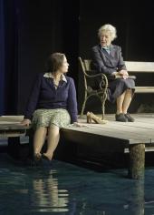 v.l.: Judith Keller (Vicky), Julia Gschnitzer (Martha)