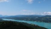 kärnten.museum - Seen als natürliche Seismografen - Bild: Wörthersee mit Blick Richtung Velden. In diesem Bereich des Sees wurden die meisten Erdbebensignale in Form von Turbiditen gefunden