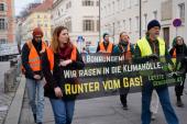 Sekundenkleber: Conversation Piece mit der Letzten Generation - MAK