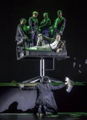 Shylock! Chris Murray (Shylock), Peter Bording (Antonio), Ensemble 