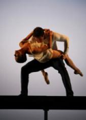Foto: Barbara Melo Freire und David Ziegler, Viel Lärm um nichts, Mecklenburgisches Staatstheater Schwerin / E-Werk