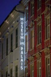 Palais Herberstein, Fassade