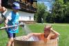 Familienzeit: Waschen und Baden